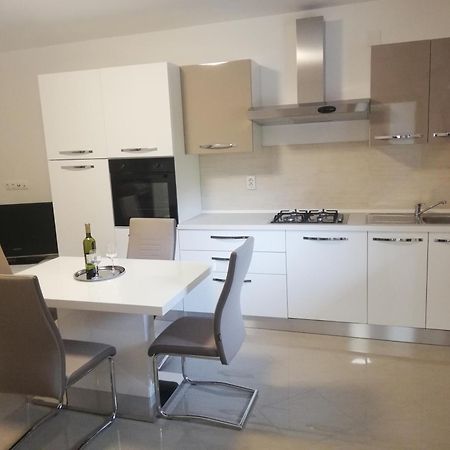 Guesthouse Vesna Сень Экстерьер фото