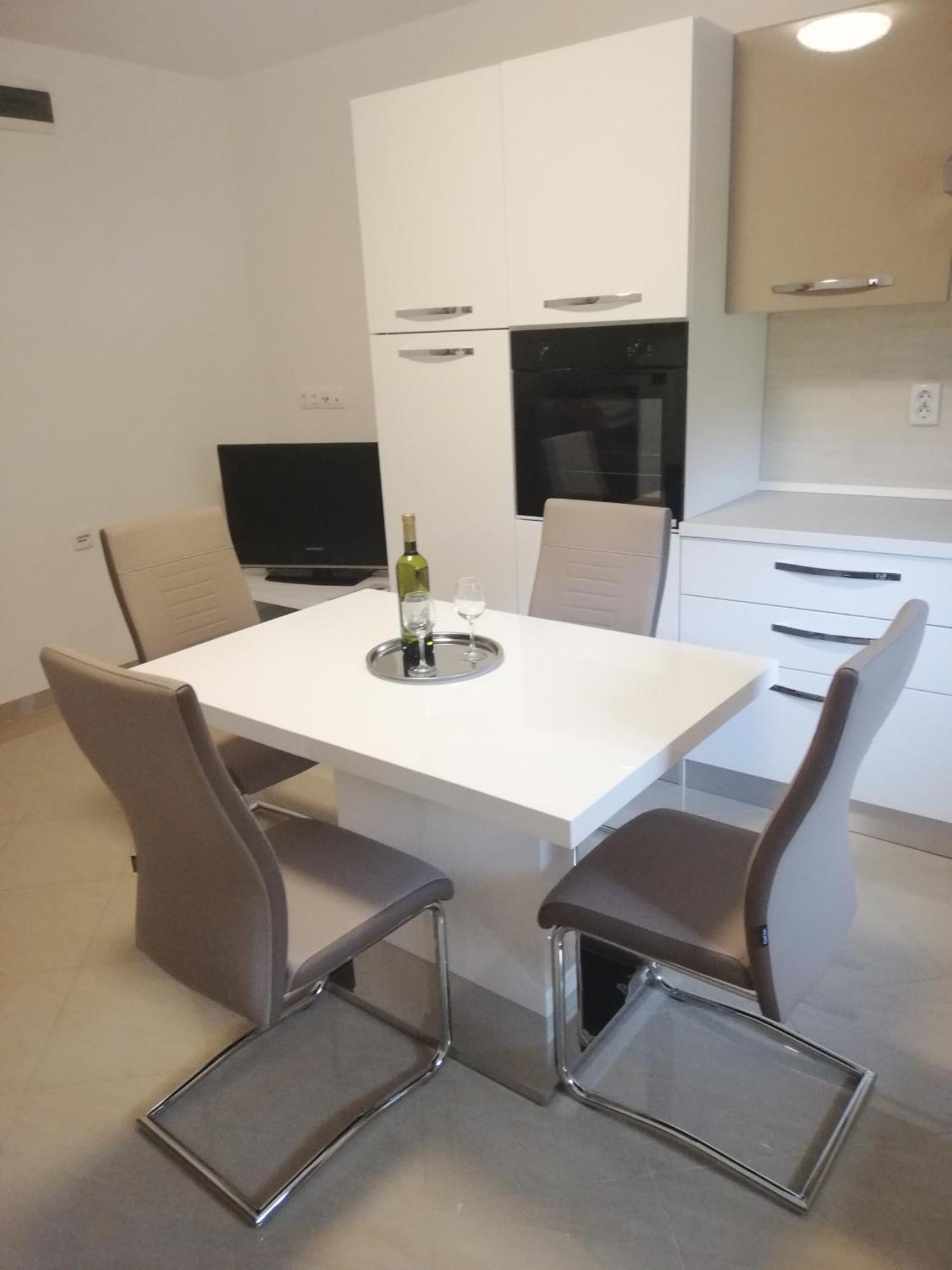 Guesthouse Vesna Сень Экстерьер фото